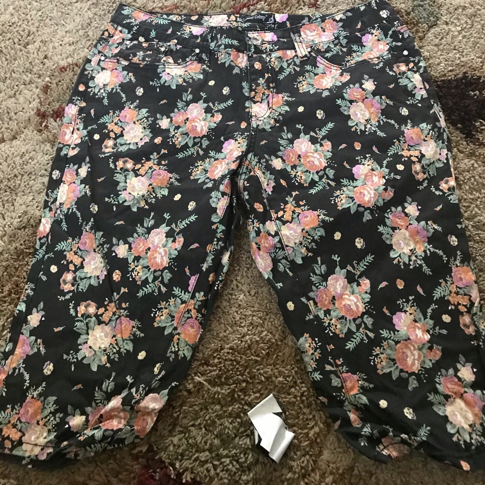 💎Jeans Colony 💎NWT Floral Print Capri Pants